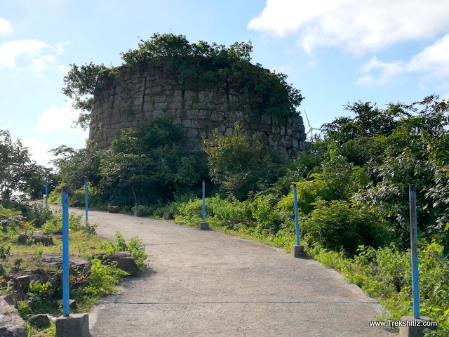 Kakati Fort, Bastion